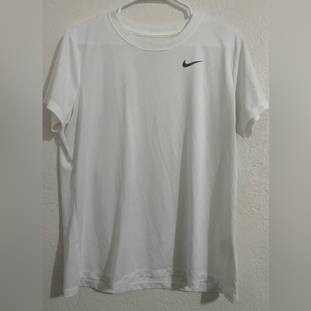 The Nike Tee Dri-Fit XL